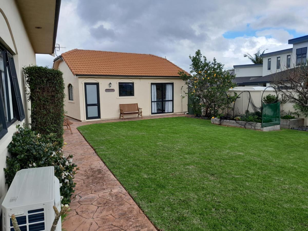 Moana Vista Villa One Tree Point Exterior photo